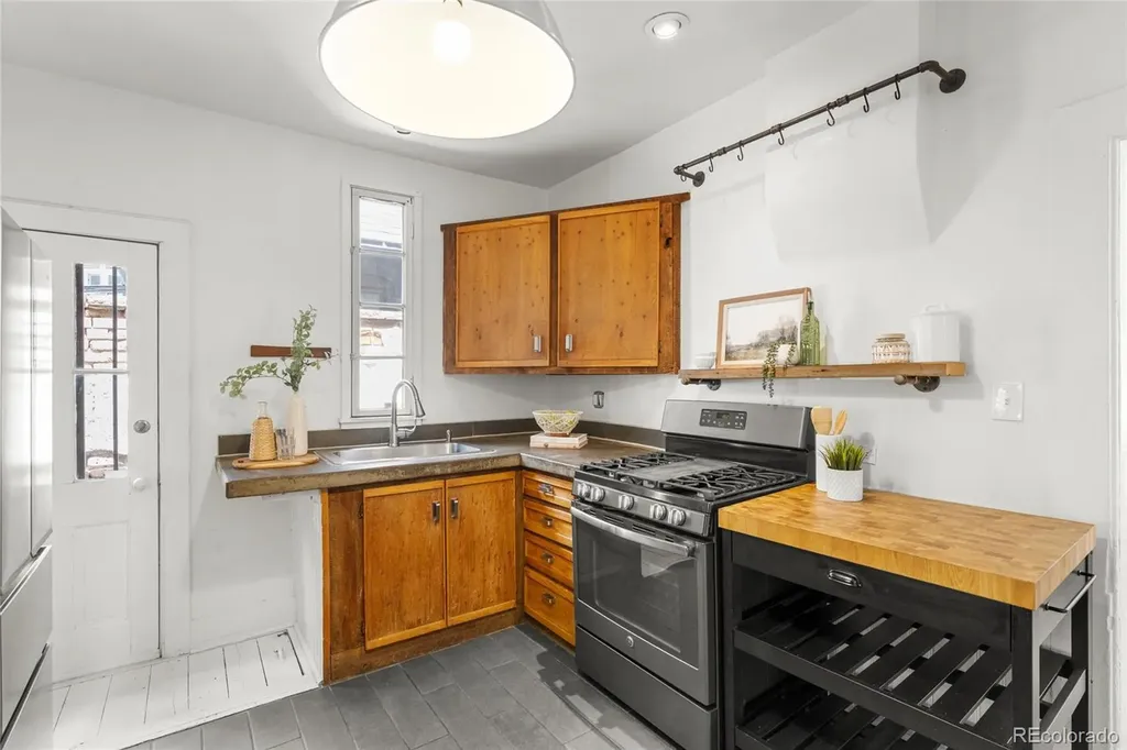 3415 Arapahoe Street Denver CO 80205