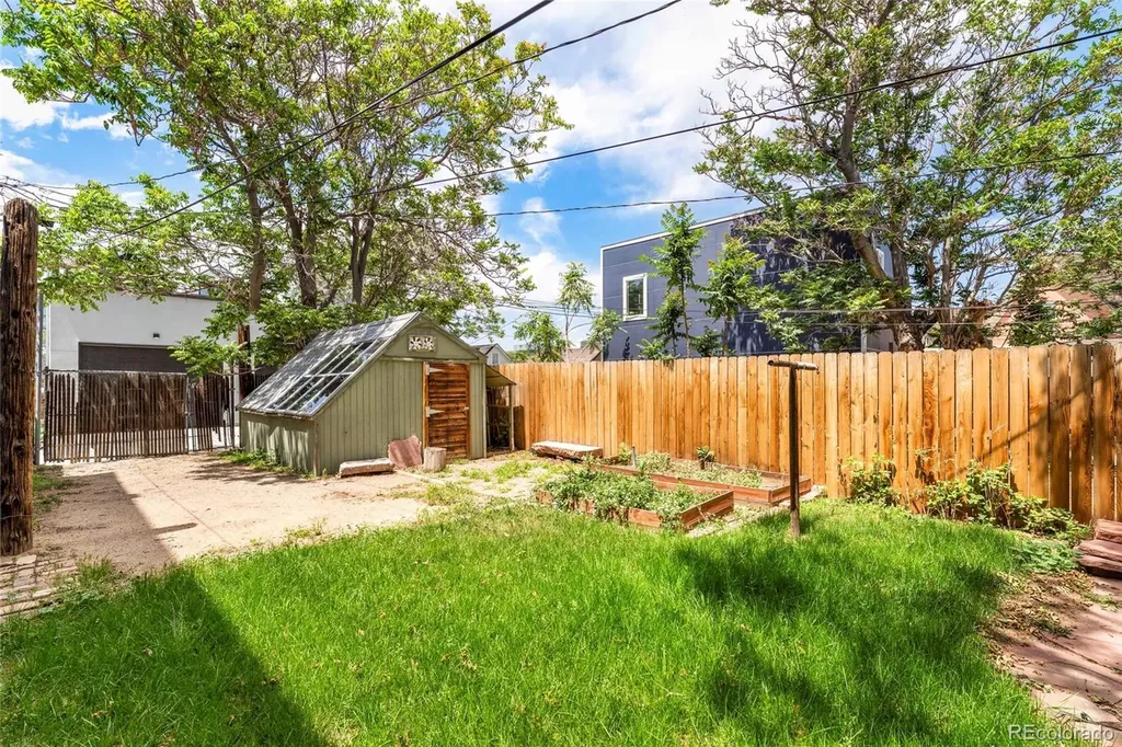 3415 Arapahoe Street Denver CO 80205