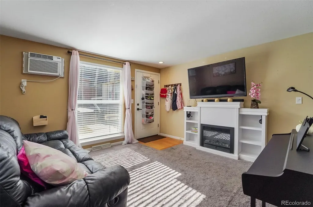 5809 S Pearl Street Centennial CO 80121