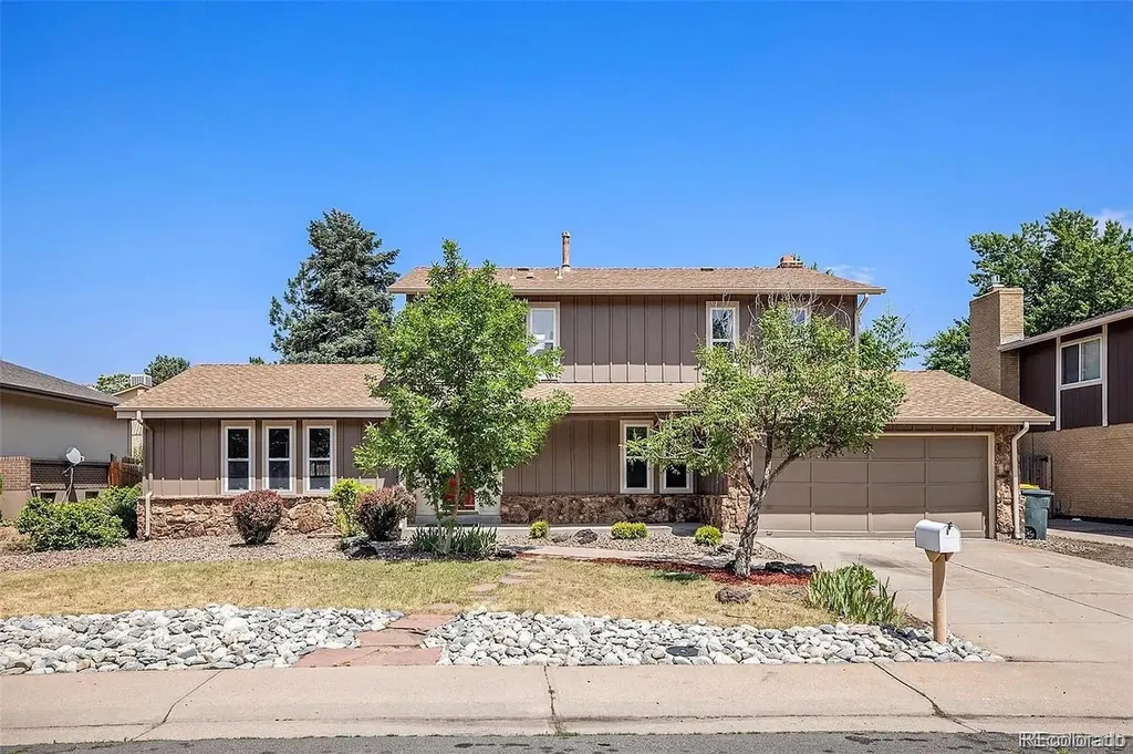 2042 S Moline Way Aurora CO 80014