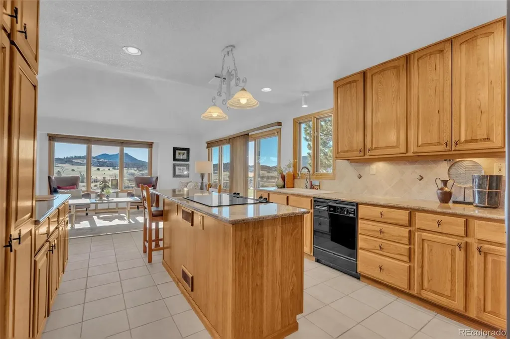 8332 Bannock Road Larkspur CO 80118