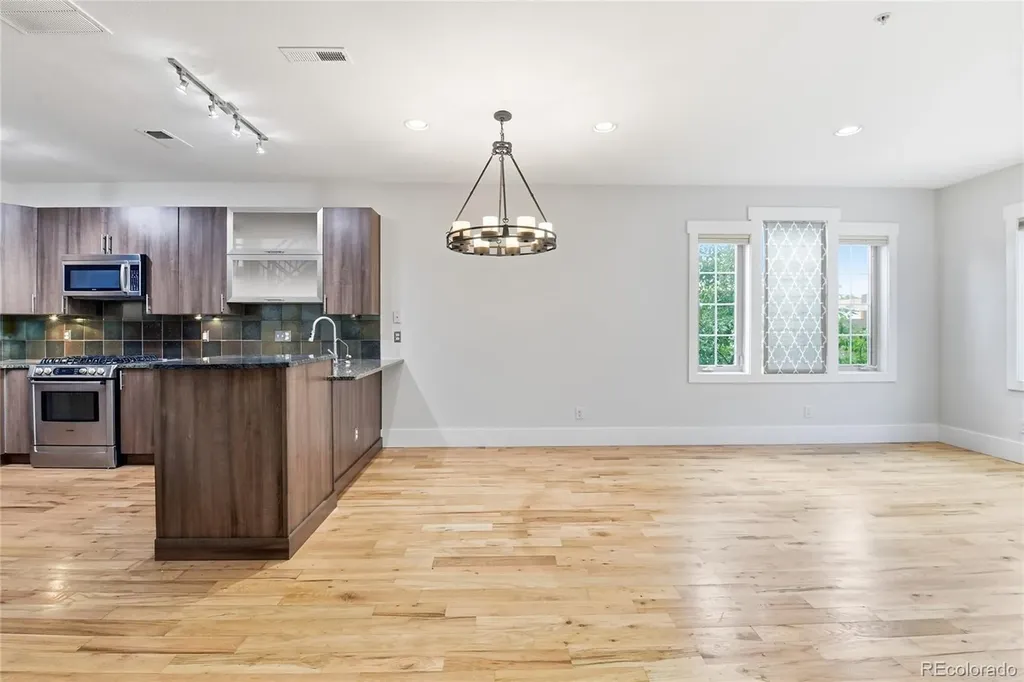 936 S Pearl Street Denver CO 80209