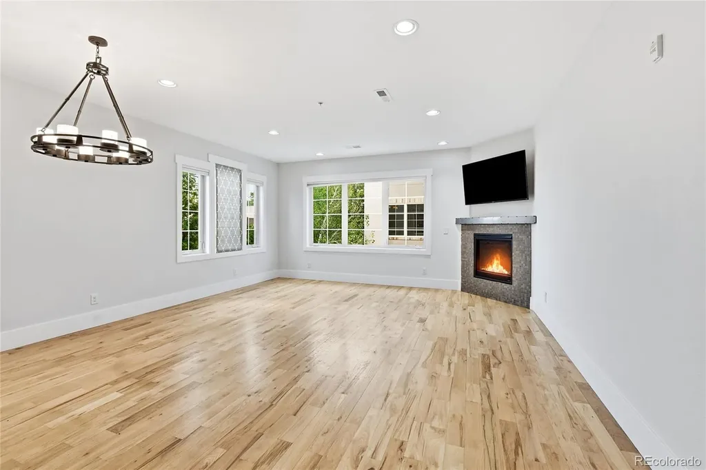 936 S Pearl Street Denver CO 80209