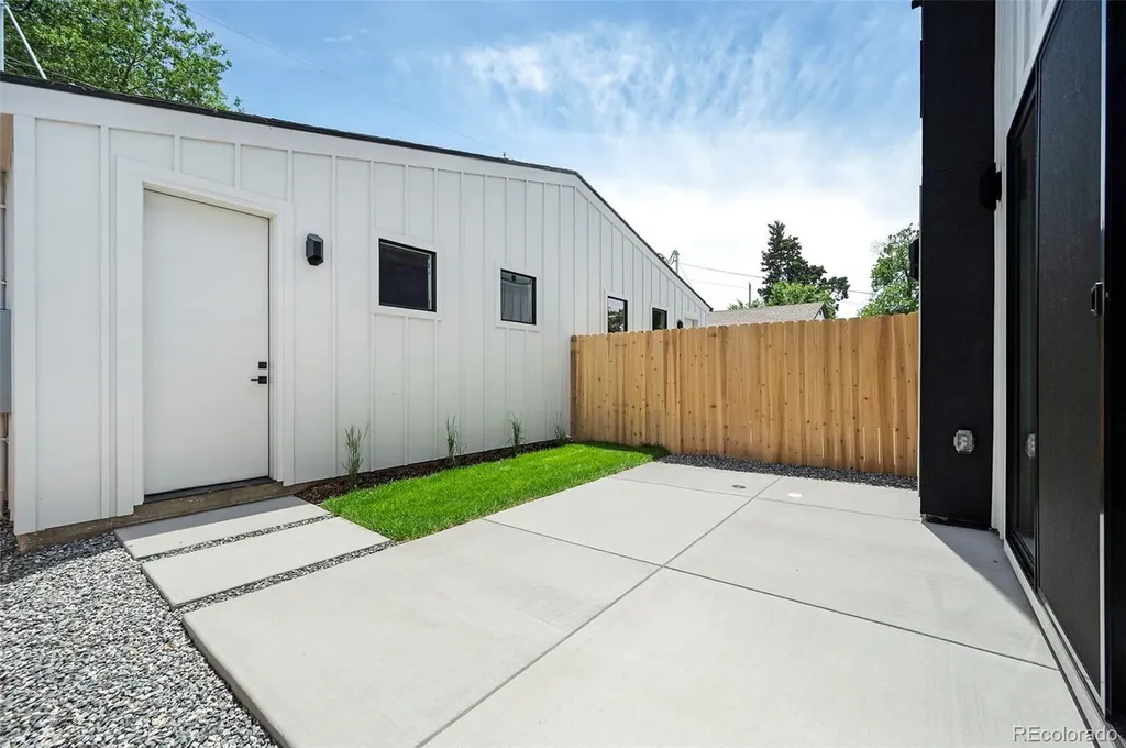 2404 S Cherokee Street Denver CO 80223