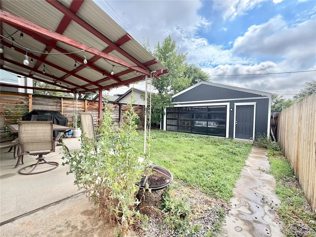 3834 Quivas Street Denver CO 80211