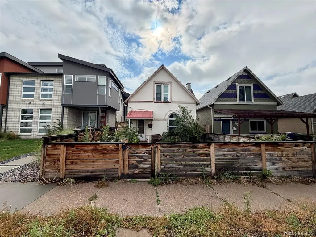 3834 Quivas Street Denver CO 80211