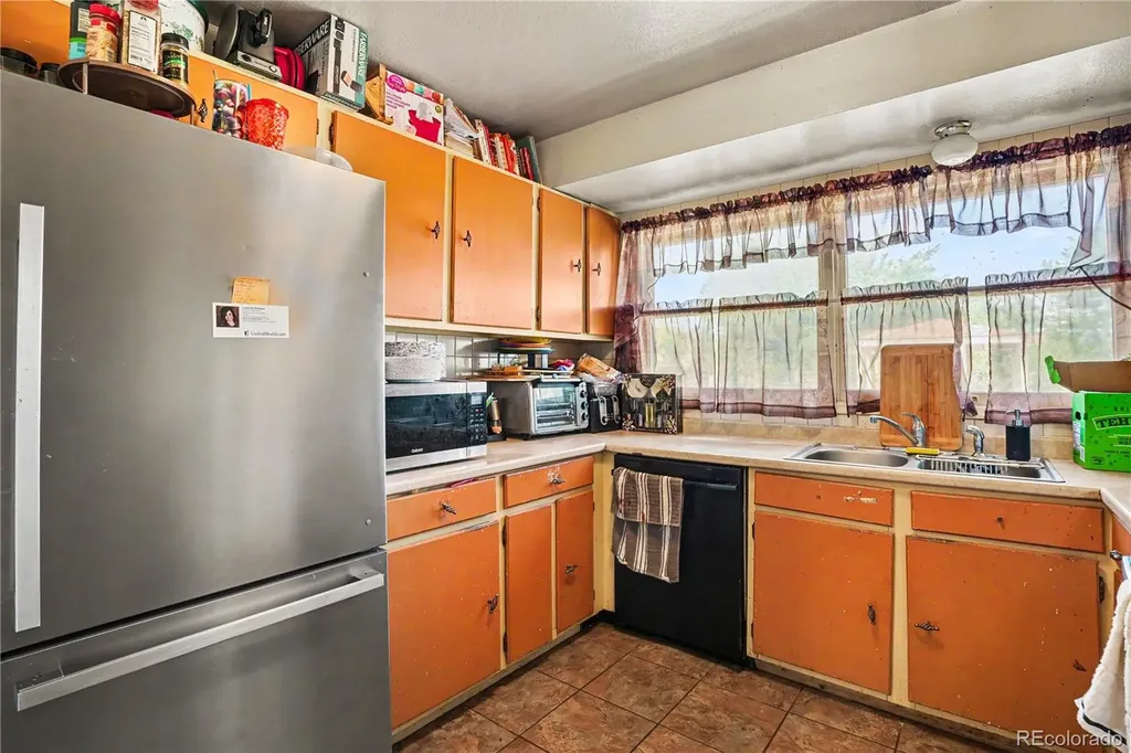 129 E Beshoar Drive Pueblo CO 81007