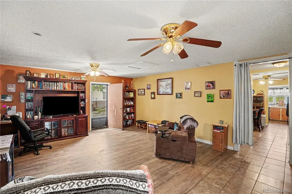 129 E Beshoar Drive Pueblo CO 81007