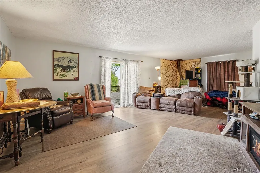 129 E Beshoar Drive Pueblo CO 81007
