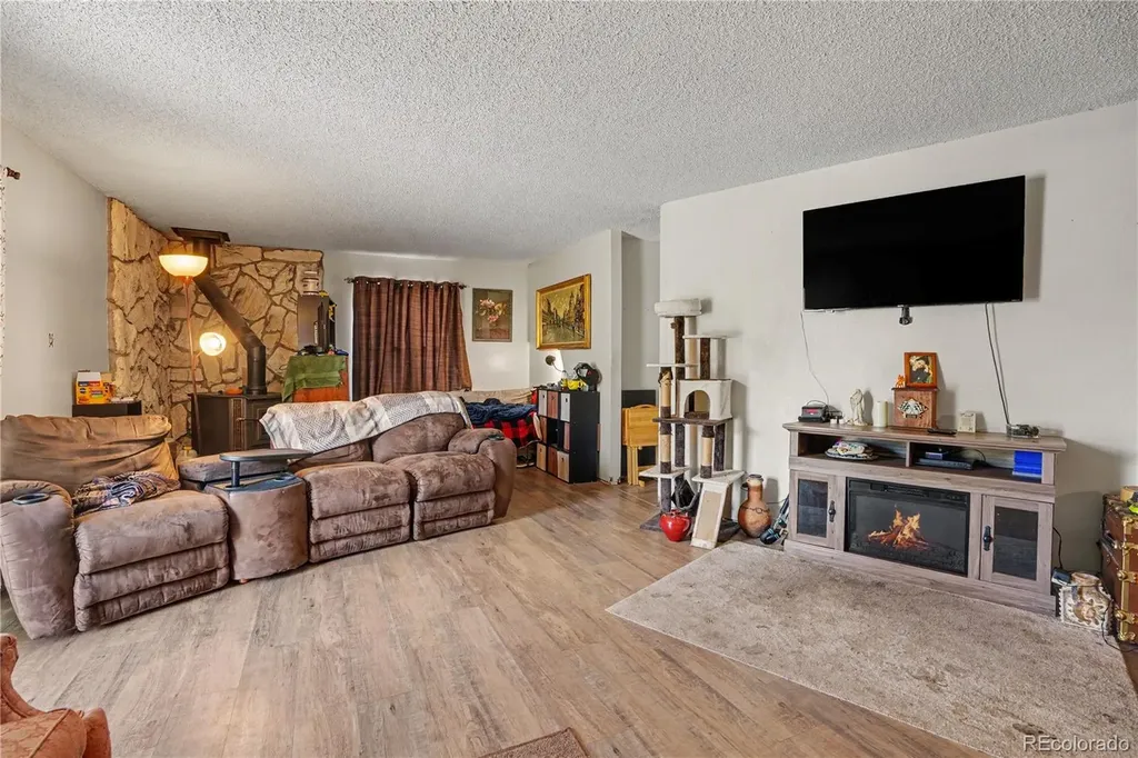 129 E Beshoar Drive Pueblo CO 81007