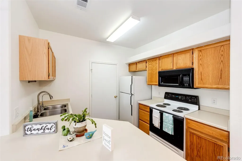 6005 W Castlegate Drive W Castle Rock CO 80108