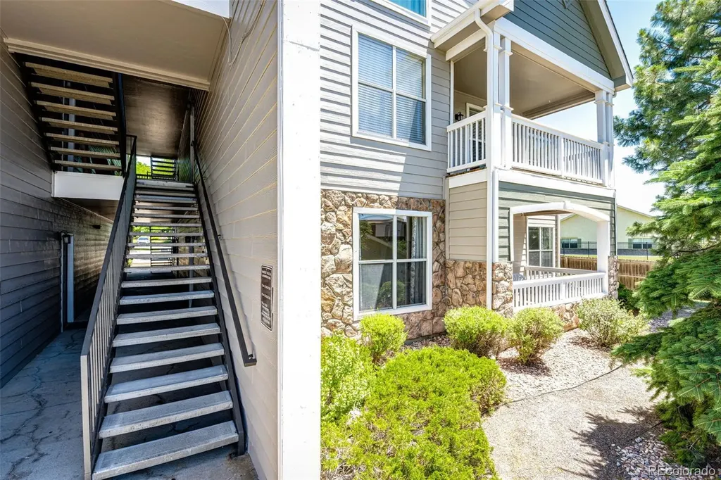 6005 W Castlegate Drive W Castle Rock CO 80108