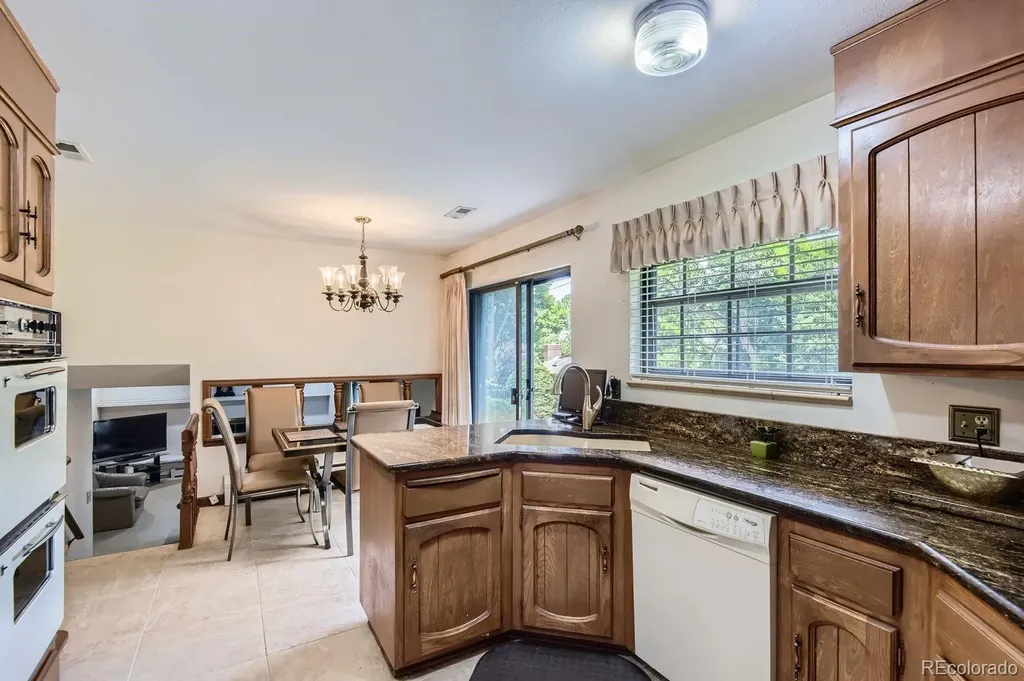 3724 S Poplar Street Denver CO 80237