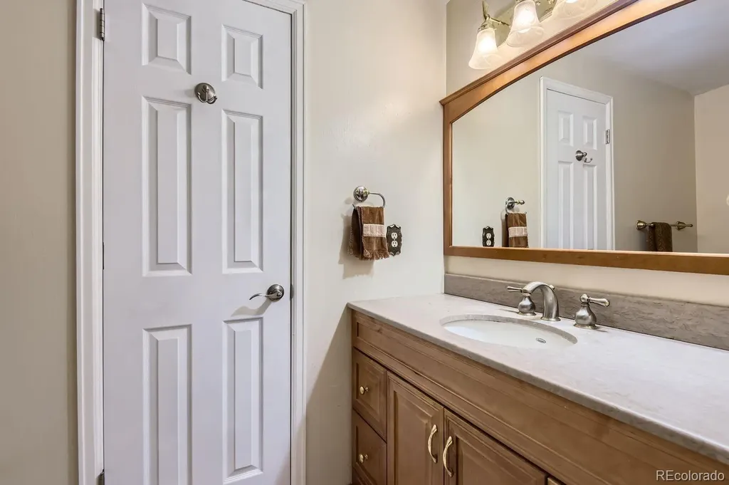3724 S Poplar Street Denver CO 80237