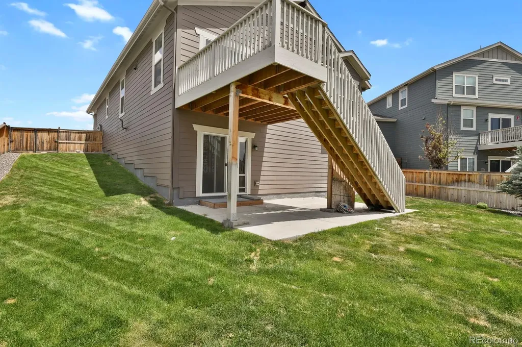 991 Horsetail Loop Elizabeth CO 80107