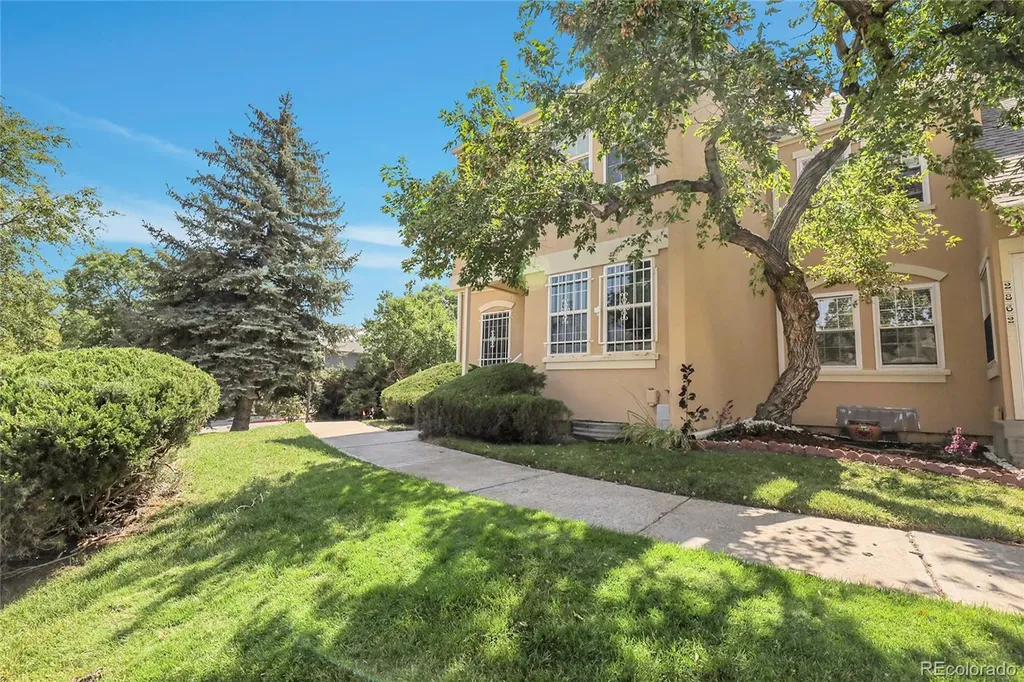 2864 S Vaughn Way Aurora CO 80014