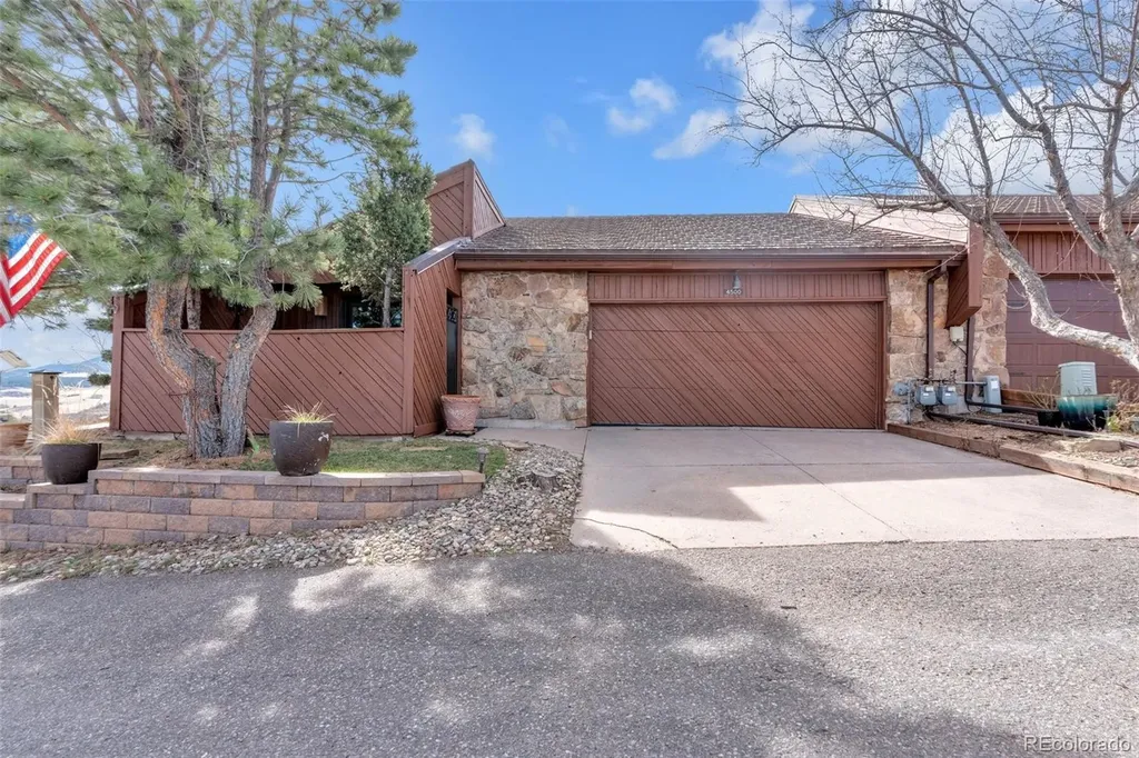 4500 Sentinel Rock Larkspur CO 80118
