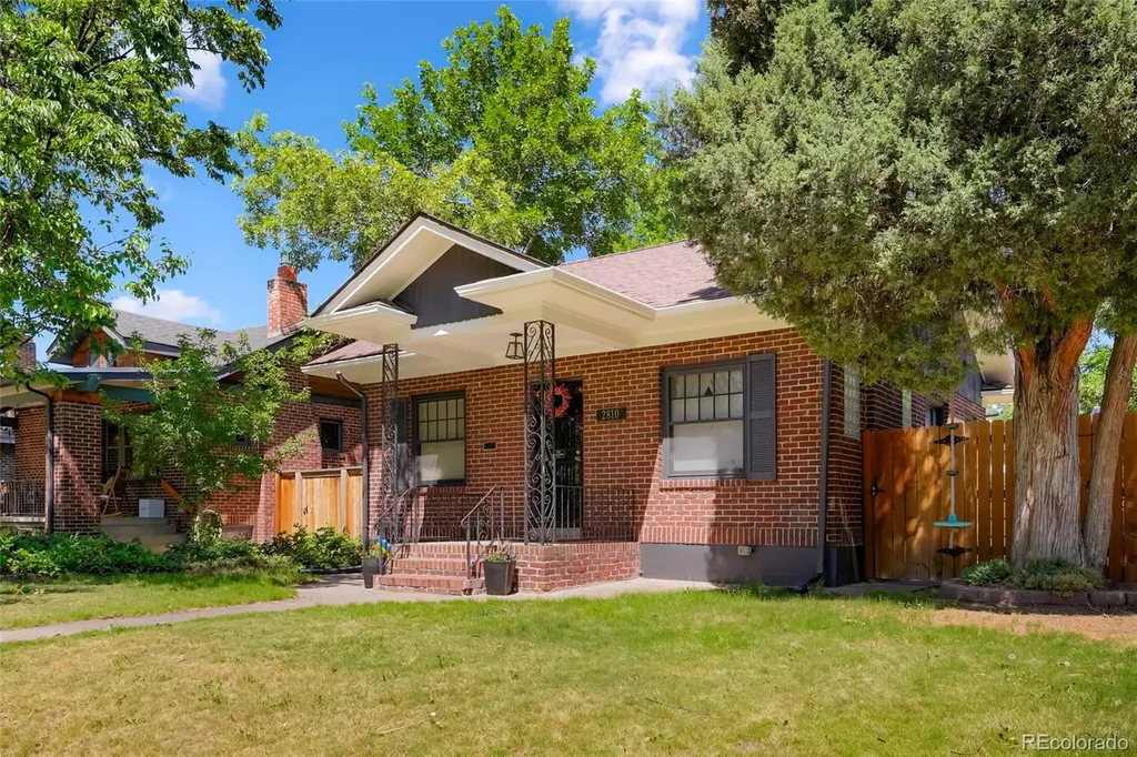2810 Dahlia Street Denver CO 80207