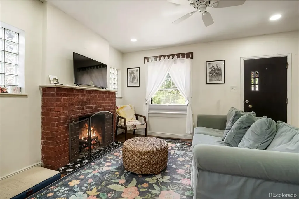 2810 Dahlia Street Denver CO 80207