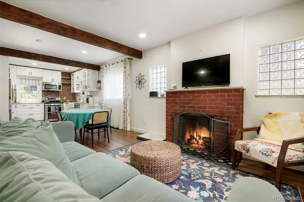 2810 Dahlia Street Denver CO 80207
