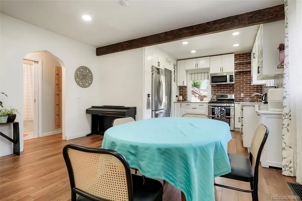 2810 Dahlia Street Denver CO 80207