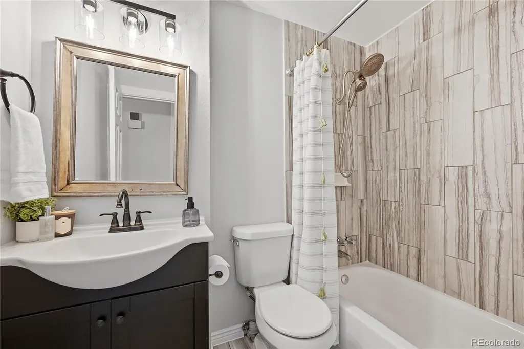 6243 W 75th Avenue Arvada CO 80003