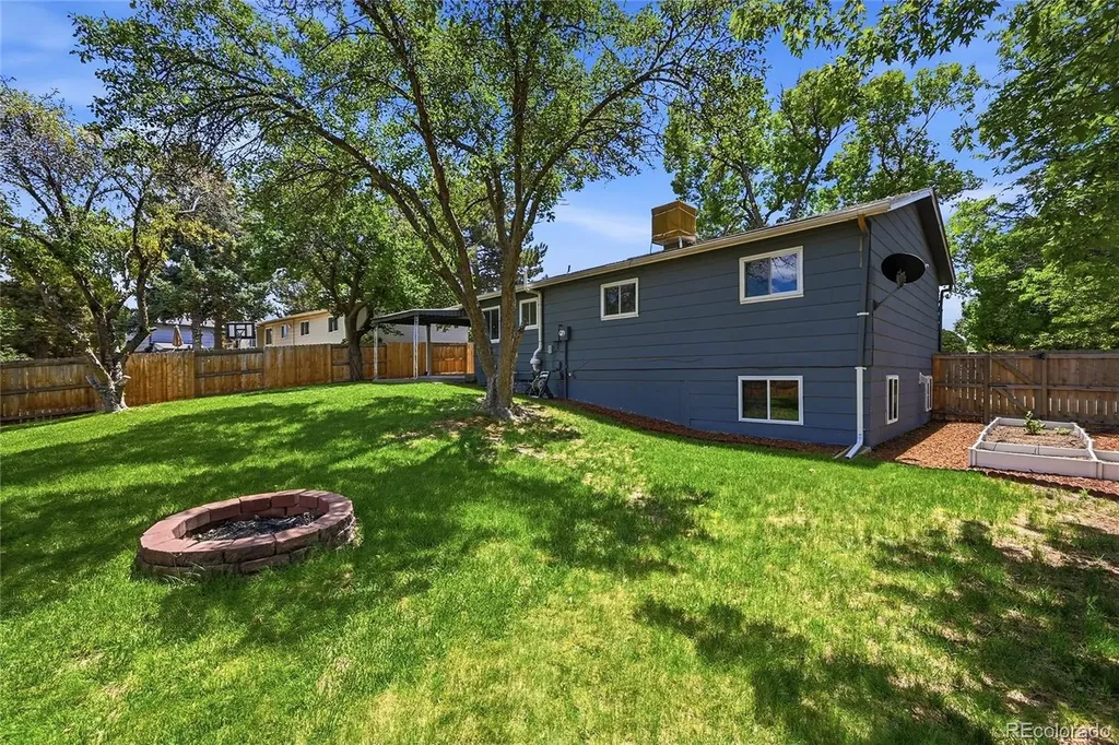 6243 W 75th Avenue Arvada CO 80003