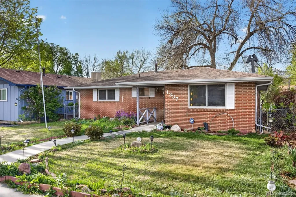 1337 Sharpe Place Longmont CO 80501