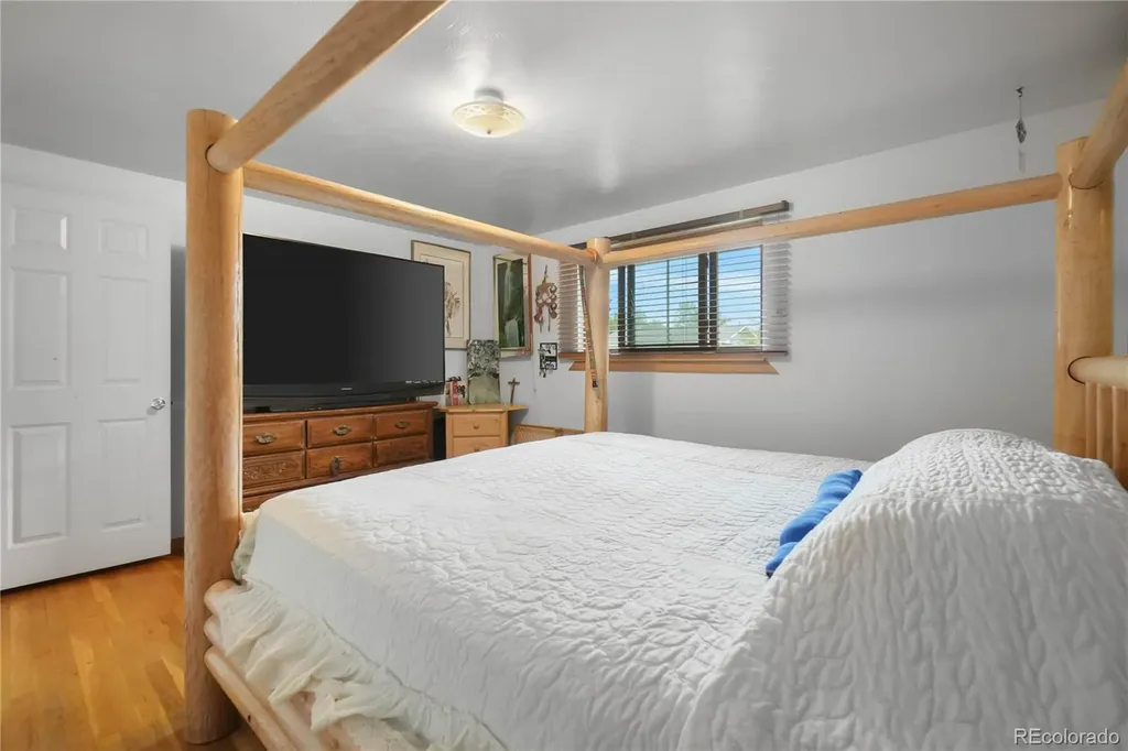 1337 Sharpe Place Longmont CO 80501