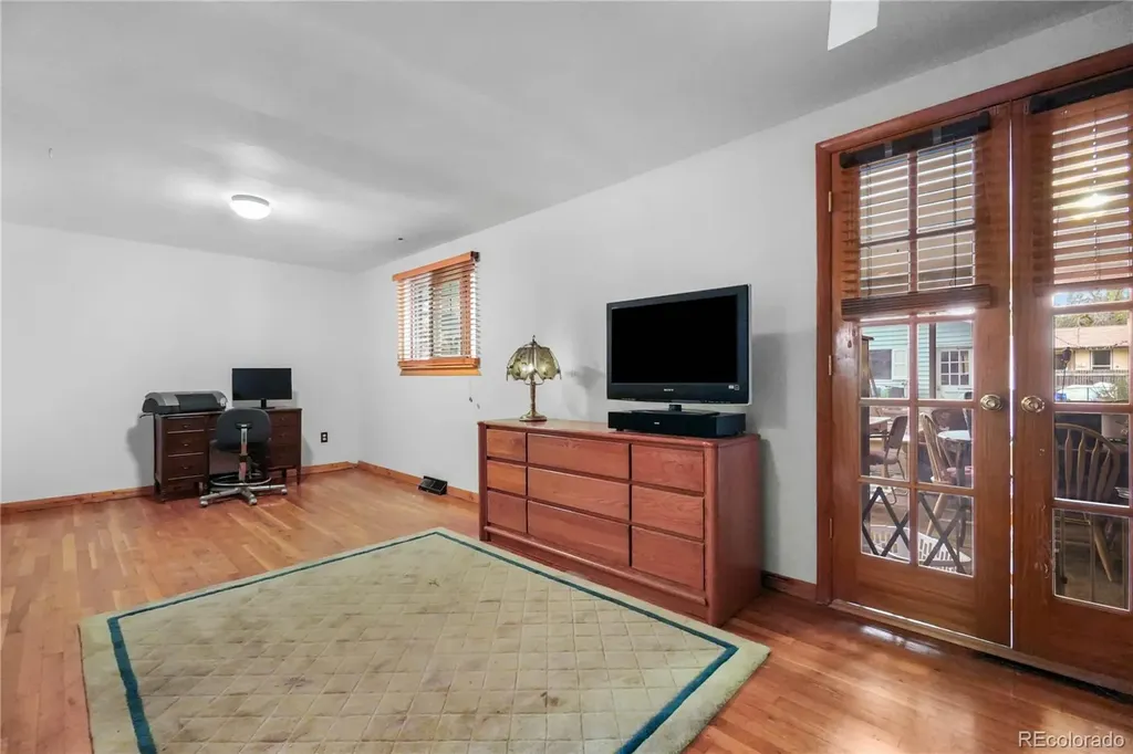 1337 Sharpe Place Longmont CO 80501