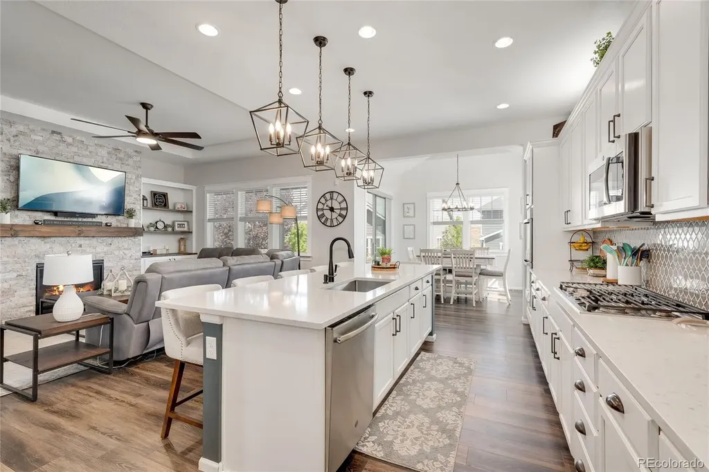 8477 Arapahoe Peak Street Littleton CO 80125