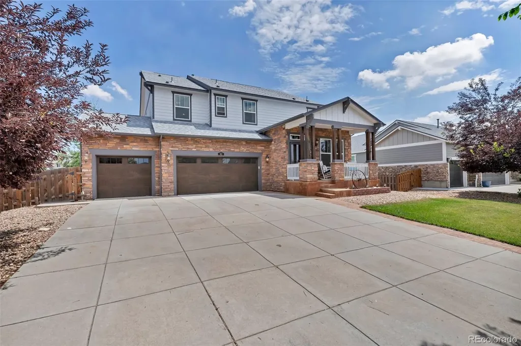 82 S Newbern Way Aurora CO 80018