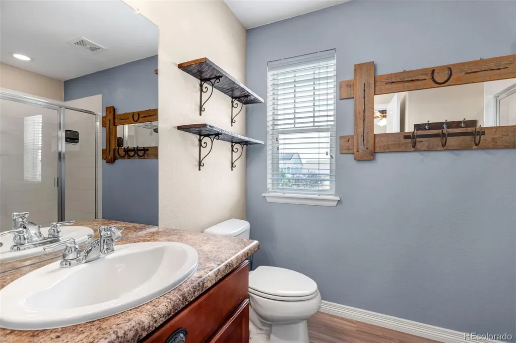 82 S Newbern Way Aurora CO 80018