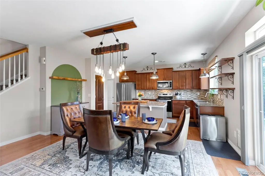 82 S Newbern Way Aurora CO 80018