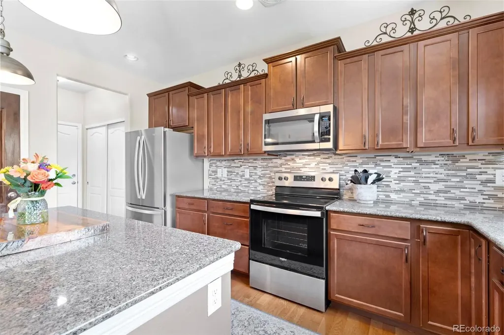 82 S Newbern Way Aurora CO 80018