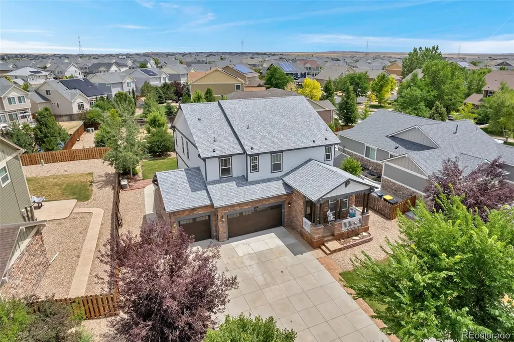 82 S Newbern Way Aurora CO 80018
