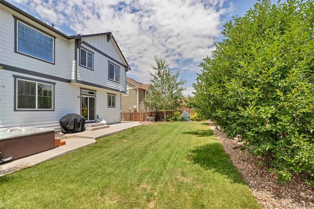 82 S Newbern Way Aurora CO 80018