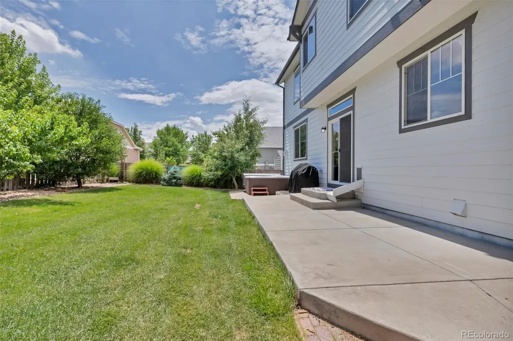 82 S Newbern Way Aurora CO 80018