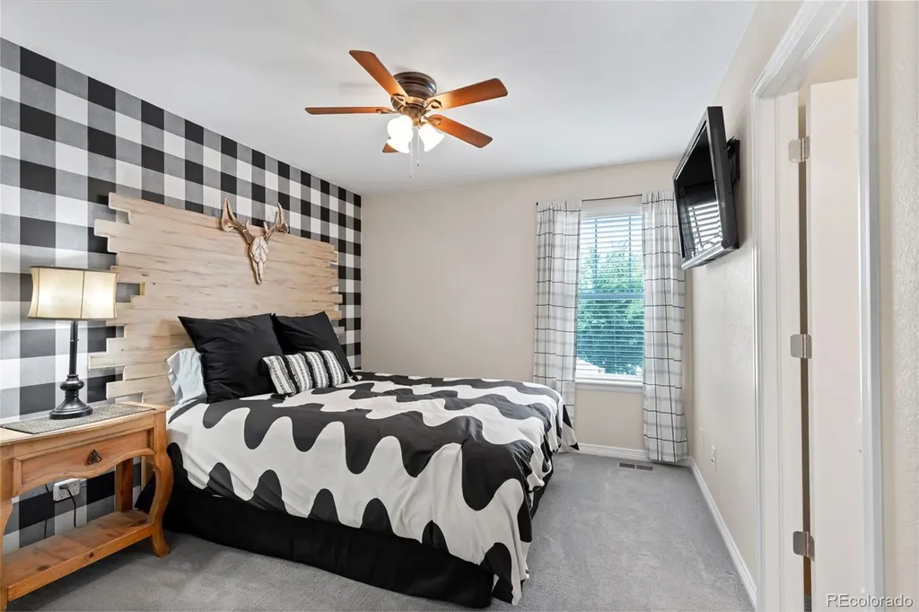 82 S Newbern Way Aurora CO 80018