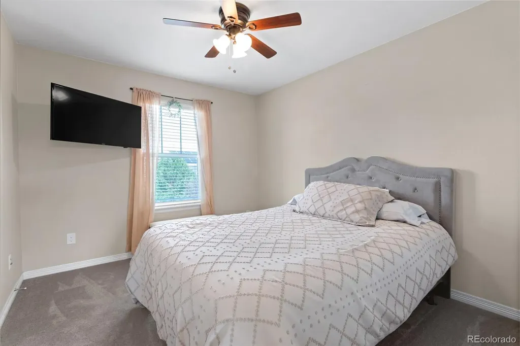 82 S Newbern Way Aurora CO 80018
