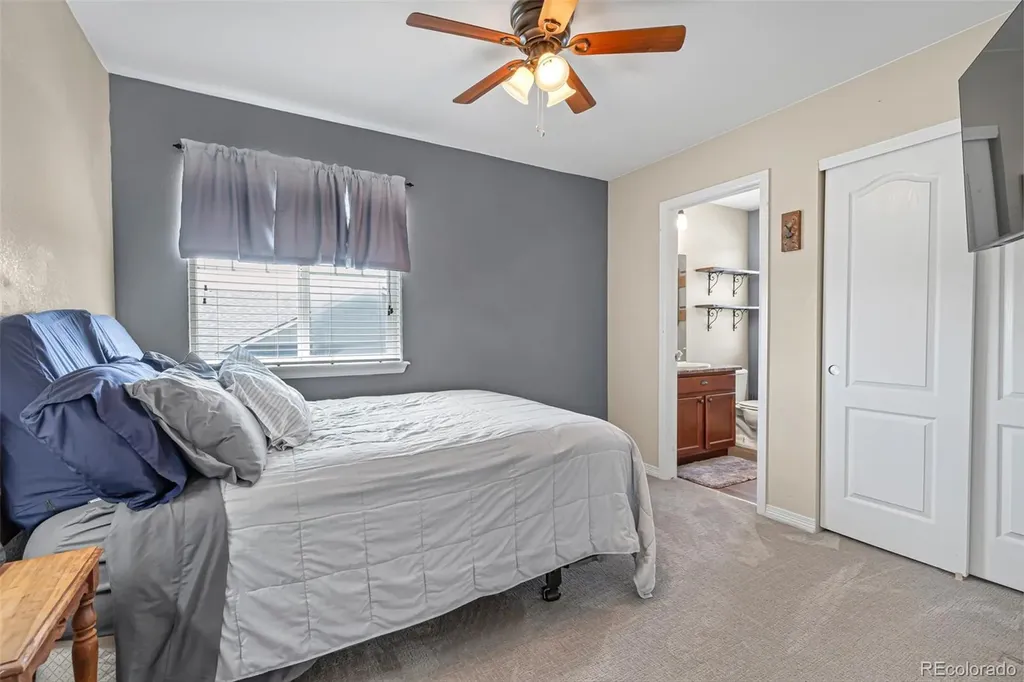 82 S Newbern Way Aurora CO 80018