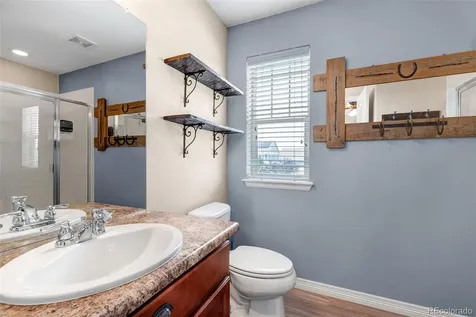 82 S Newbern Way Aurora CO 80018