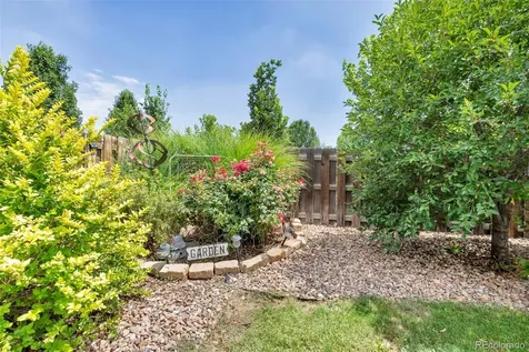 82 S Newbern Way Aurora CO 80018