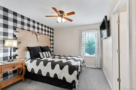 82 S Newbern Way Aurora CO 80018