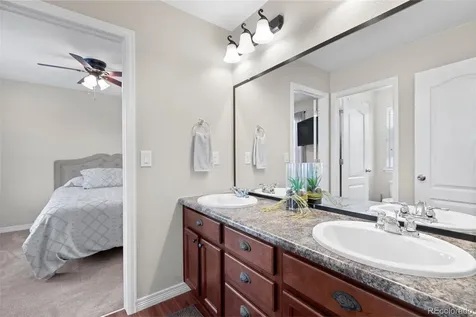 82 S Newbern Way Aurora CO 80018