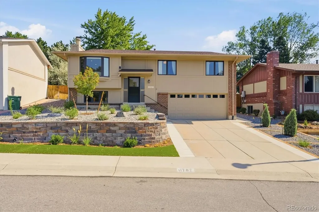 11707 W Jewell Drive Lakewood CO 80228