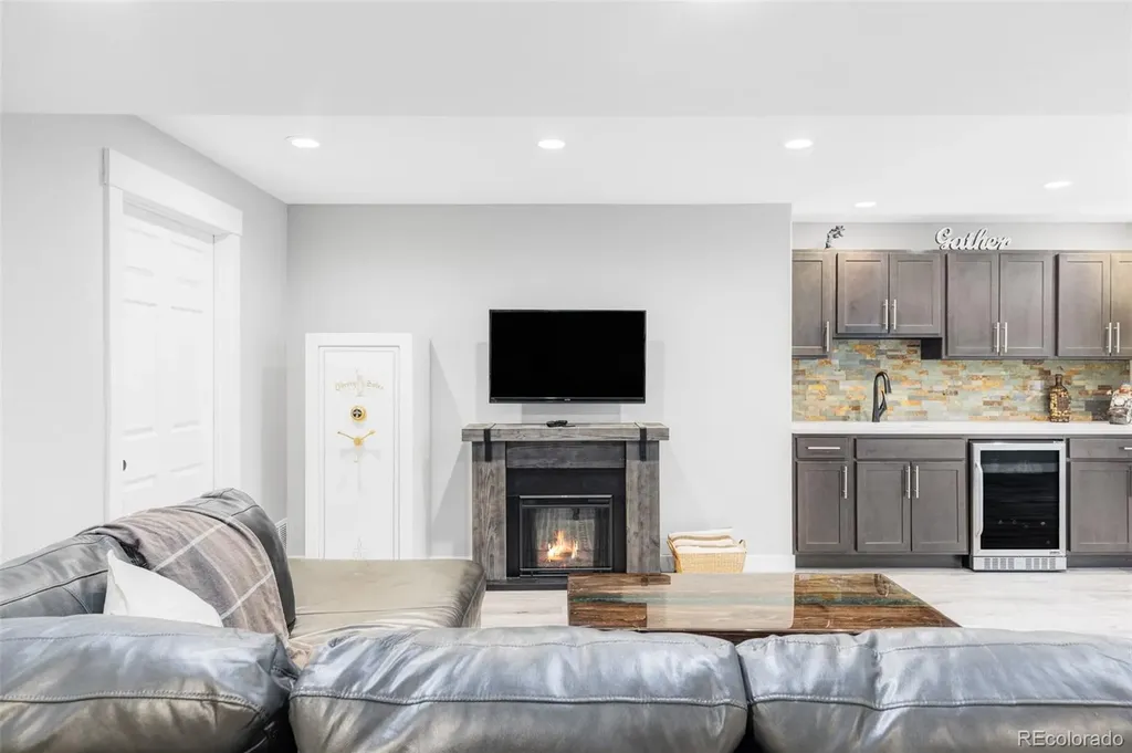6102 Dunraven Road Golden CO 80403