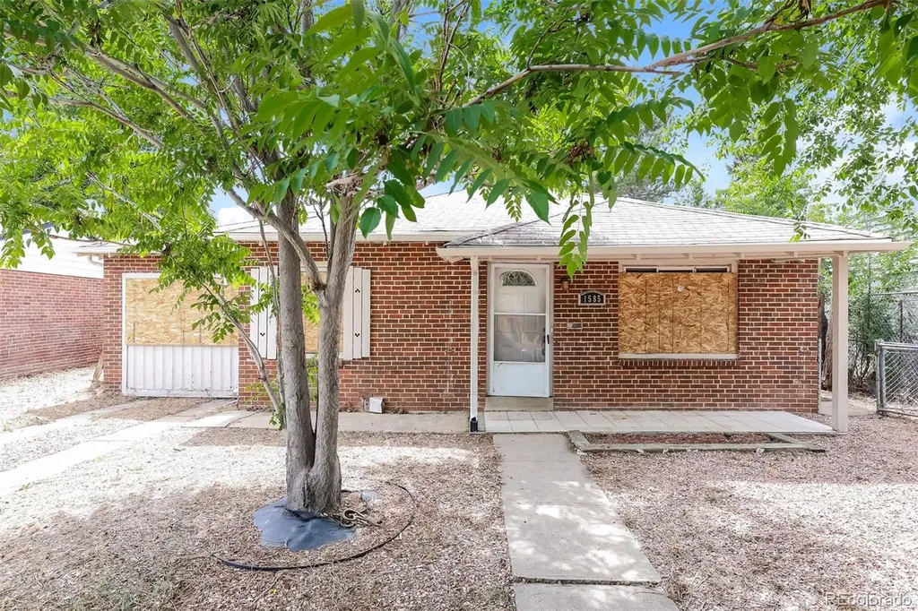 1585 Verbena Street Denver CO 80220