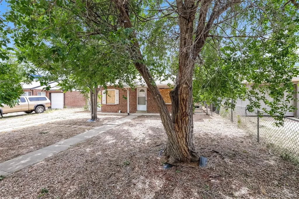 1585 Verbena Street Denver CO 80220