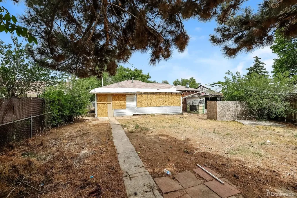 1585 Verbena Street Denver CO 80220